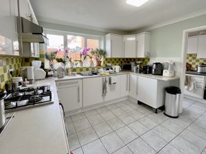 Kitchen - click for photo gallery